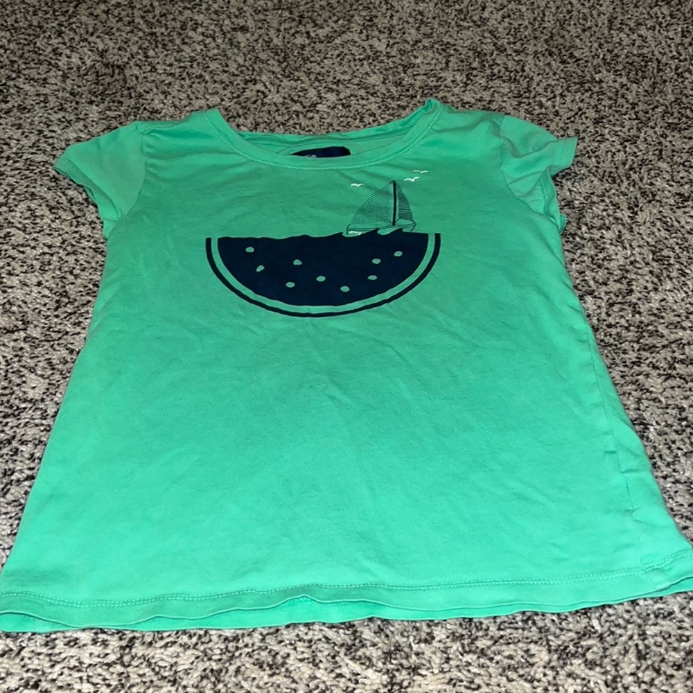 Gap shirt. Size S (6-7)